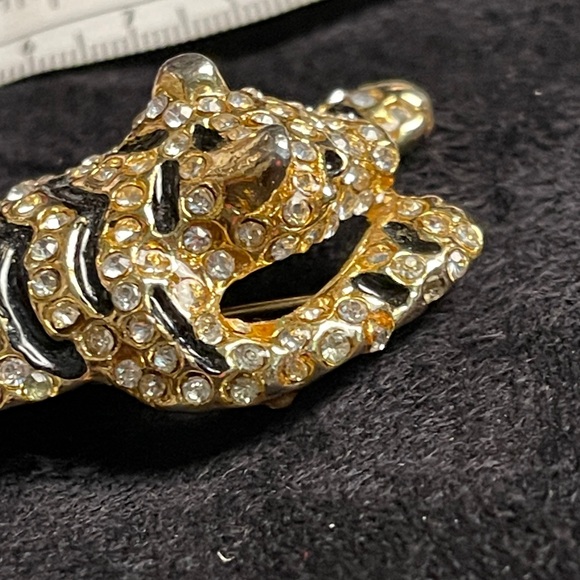 Tony? The tiger? Gold tone and Black Tiger Brooch